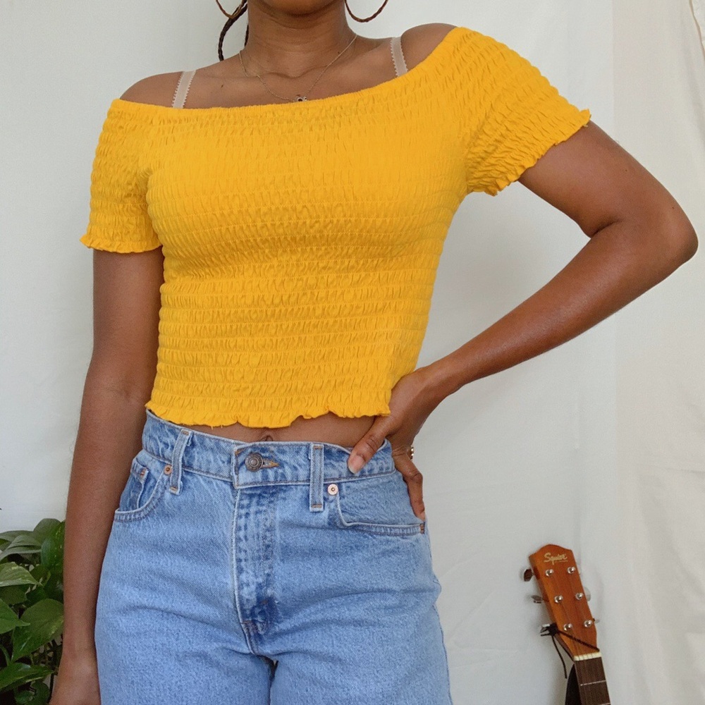 💛 Yellow ruched crop top 💛